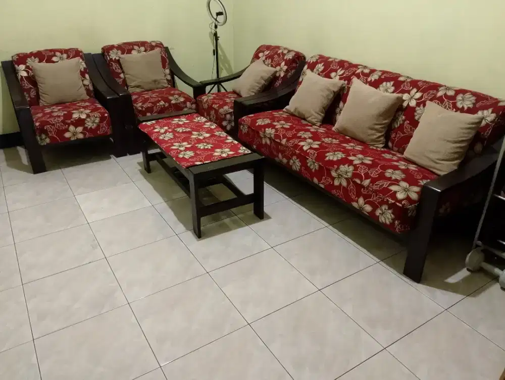 Dijual set meja kursi tamu