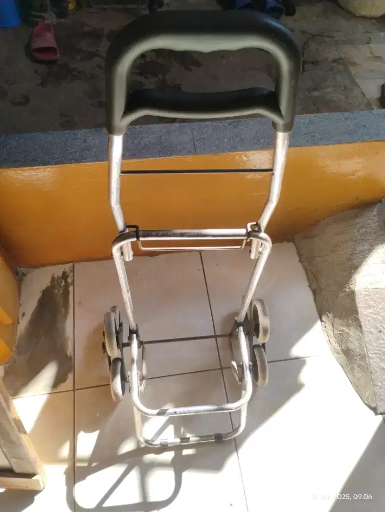 Troli lipat portabel