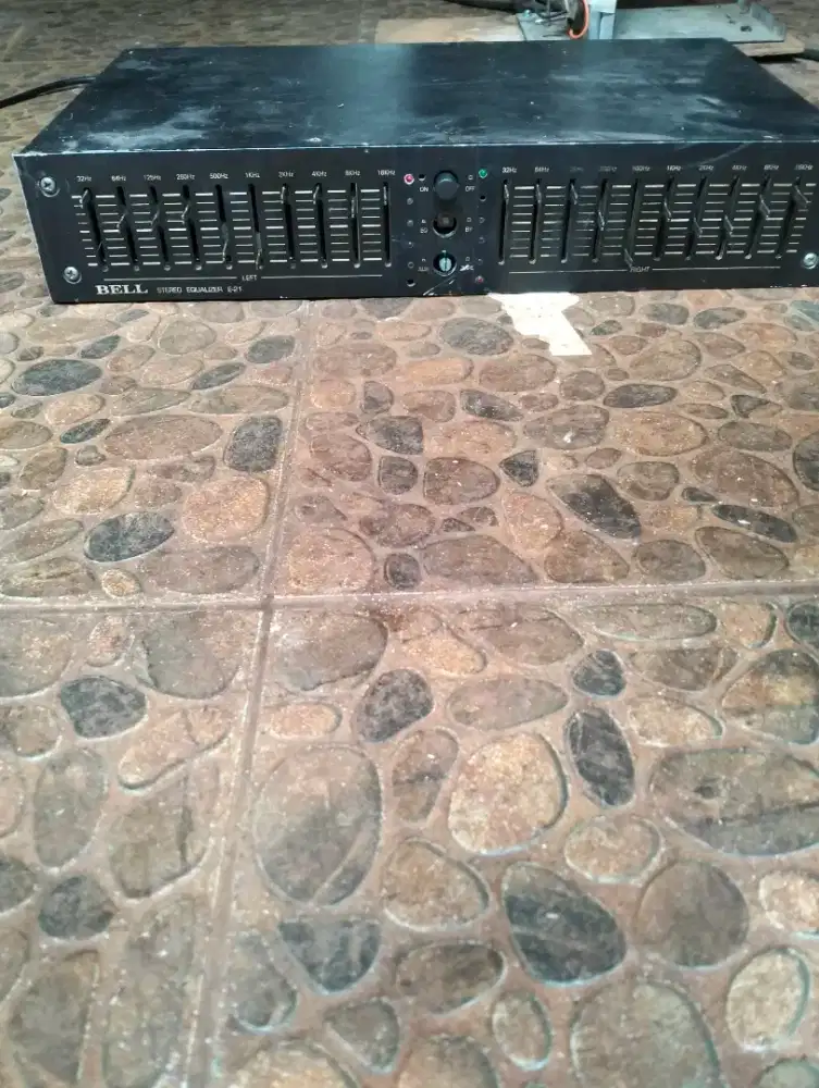 Ekualizer E21 merek BELL