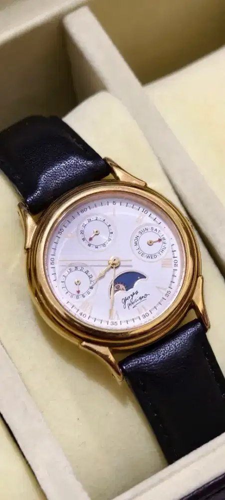 Vintage Guess by Marciano moon phase women