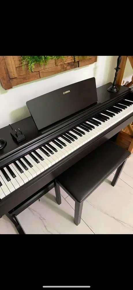 Piano yamaha ydp 144r