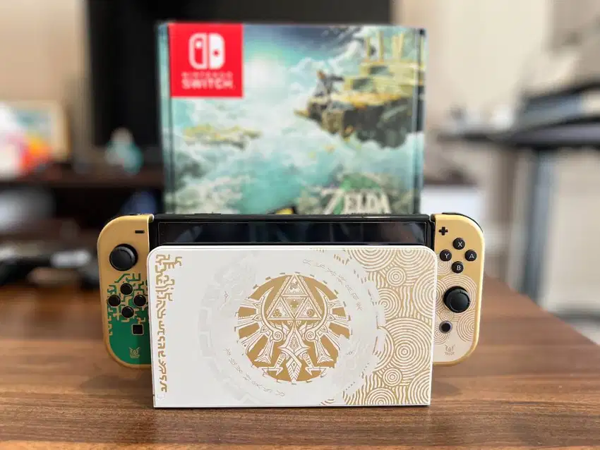Nintendo Switch Console OLED The Legend of Zelda: Tears of the Kingdom