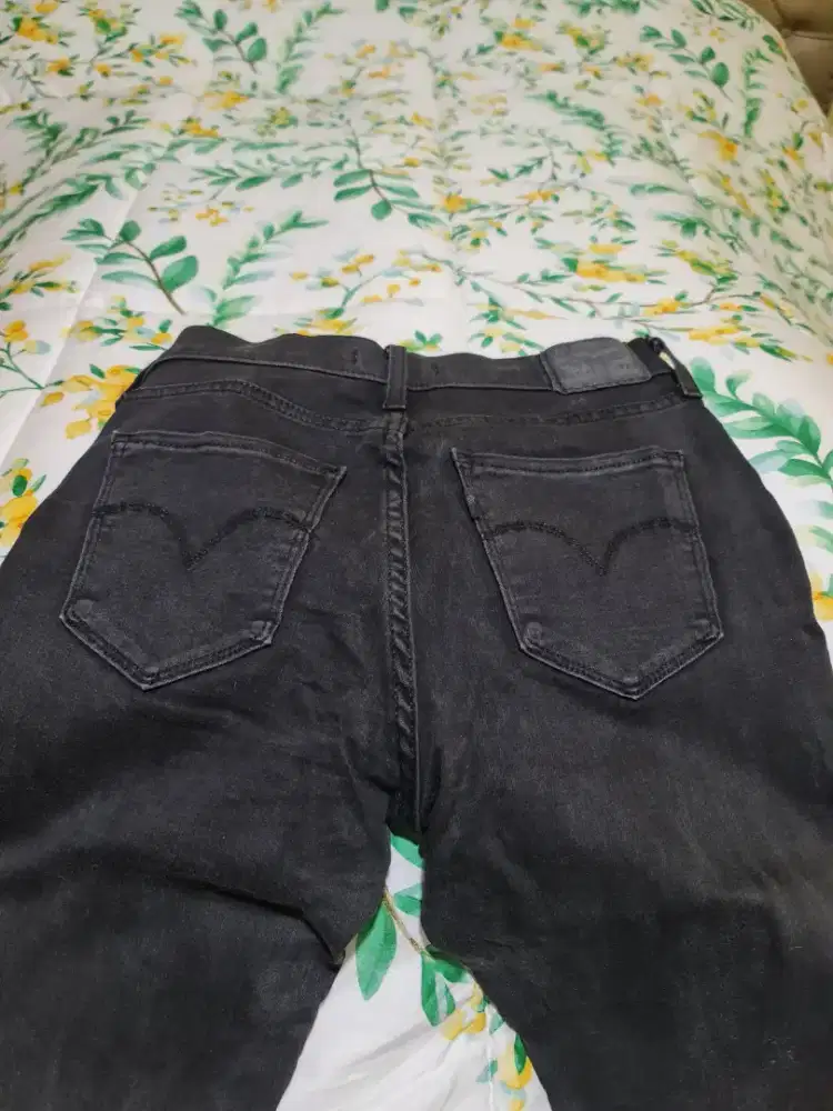 Levis wanita 315 bootcut hitam