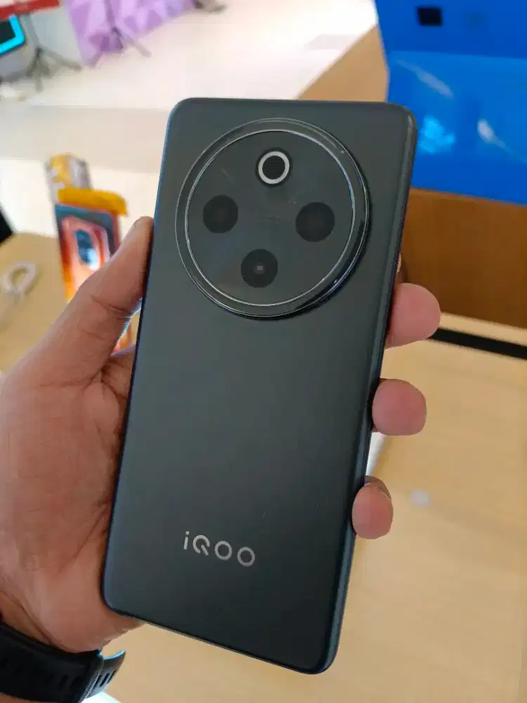IQOO Z10 12+12GB INTERNAL 512GB