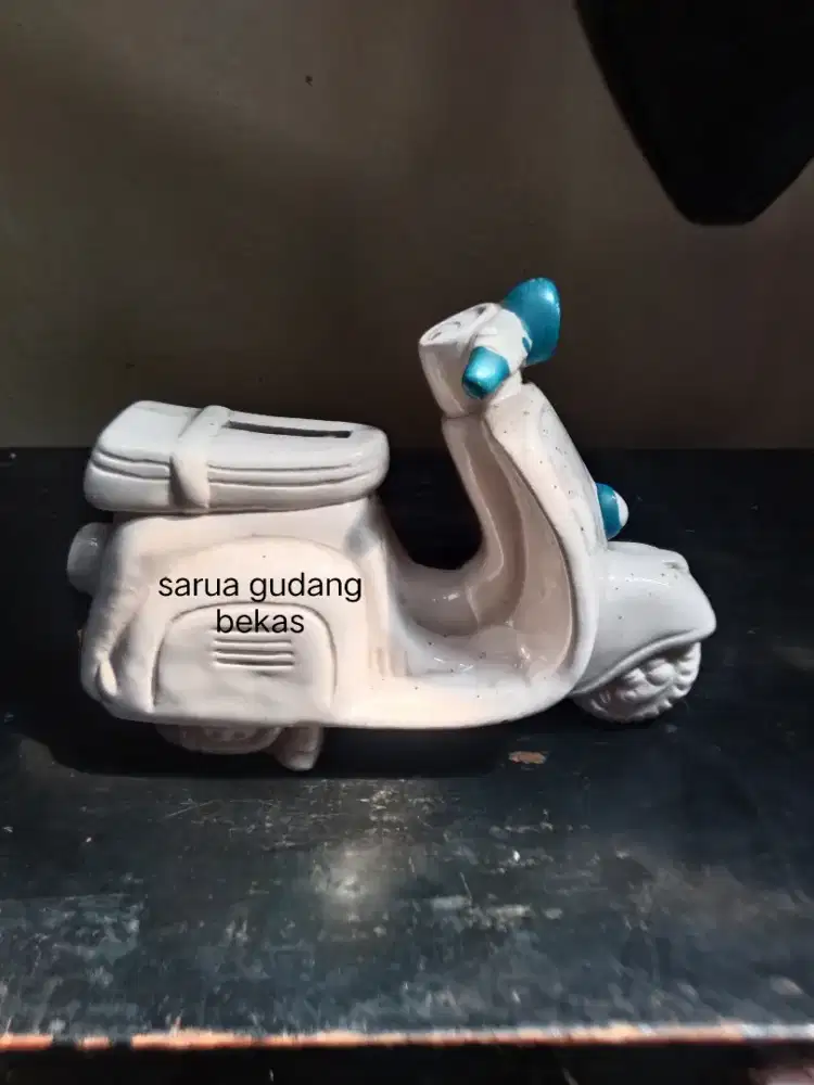 Celengan vespa made taiwan