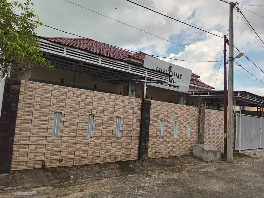 DI JUAL RUMAH CANTIK DI DEKAT PINTU GERBANG BANJARMASIN