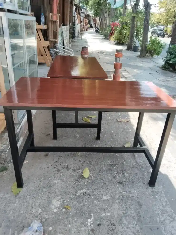 1 set meja dan kursi warkop rangka besi dengan finishing cat semprot
