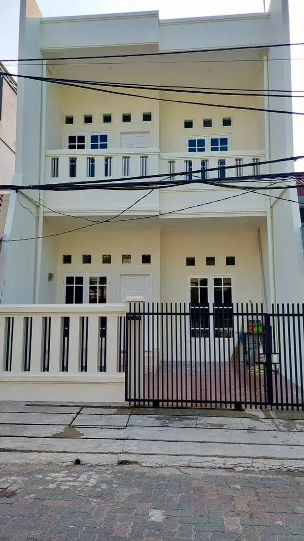 Rumah disewakan Komplek Sacna