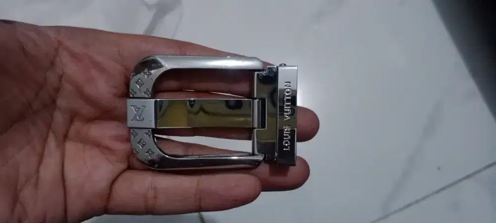 Buckle kepala ikat pinggang Louis Vuitton unisex