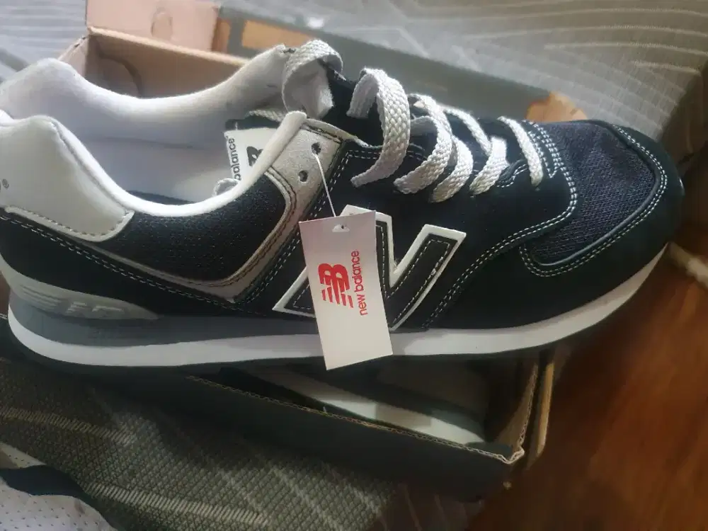 Sepatu New Balance 574 Core Clasic Black 44