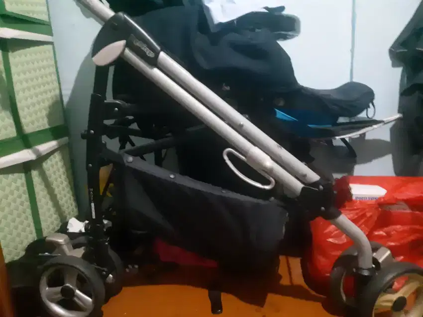Stroller PEG PEREGO - Pliko P3 Compact.
Made In Italy.
