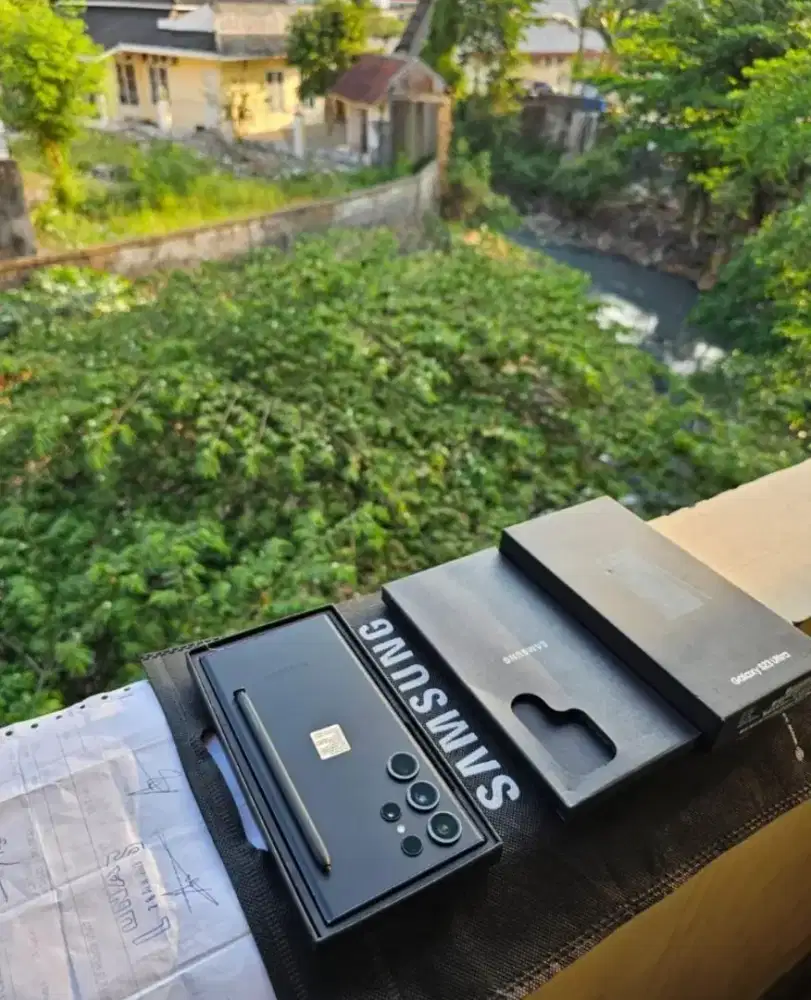 Samsung Galaxy S23 Ultra 5G 12/512 GB SEIN Kondisi Bagus Siap Pakai