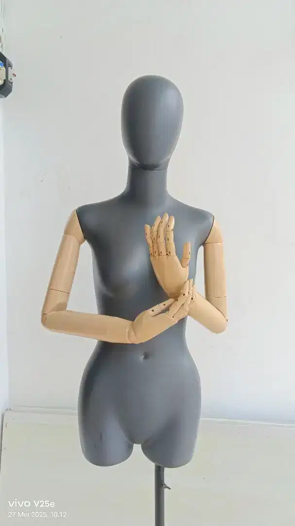 Manekin robotik second