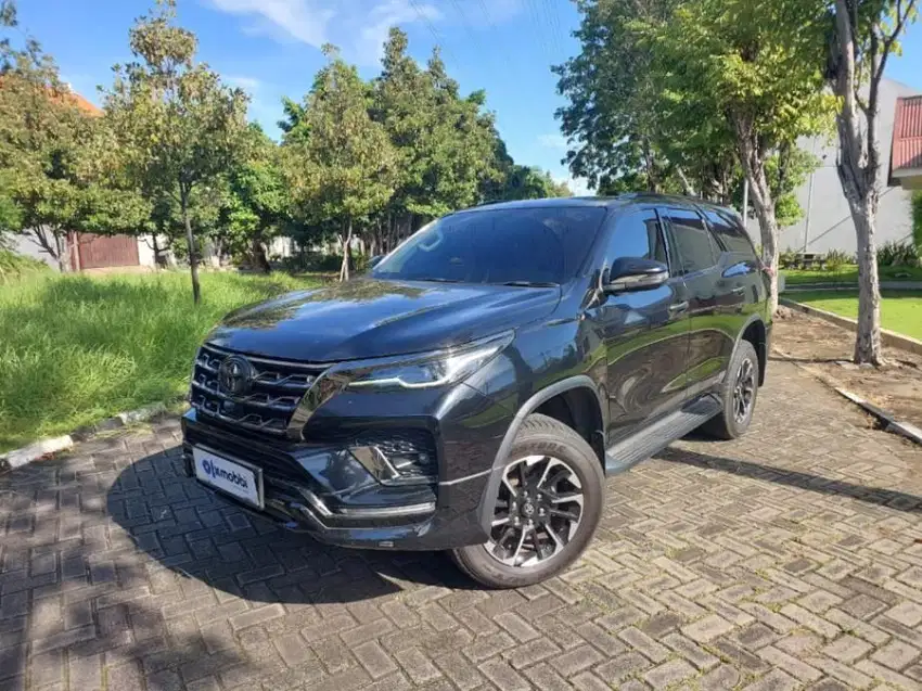 DP RENDAH Toyota Fortuner 2.8 4x2 GR Sport DSL Solar-AT 2022 HITAM ABC