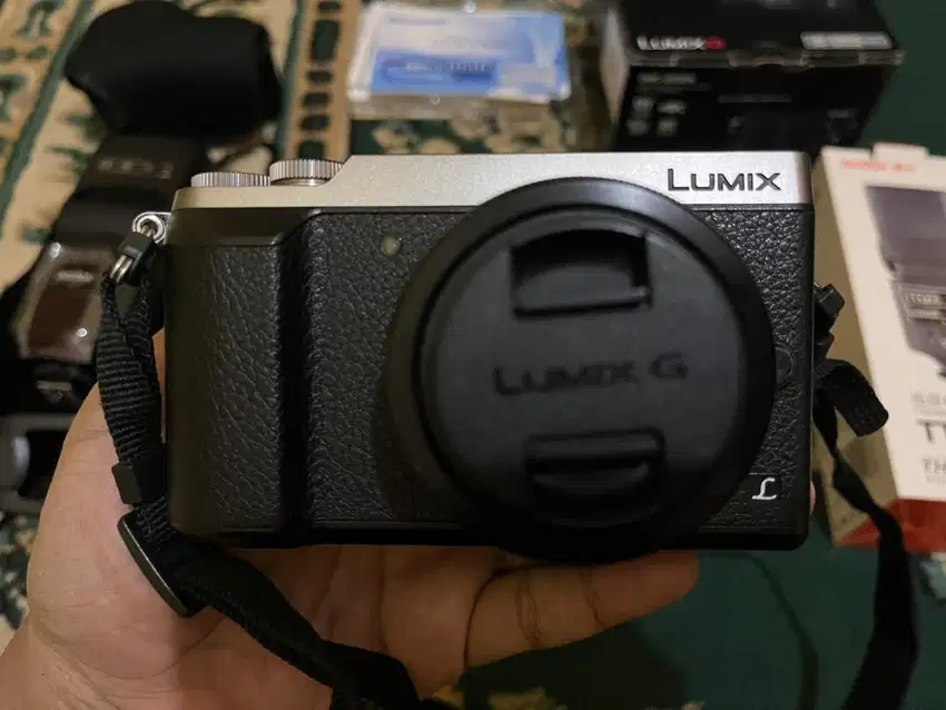 Kamera Mirrorless LUMIX DMC-GX85K Fullset Mulus