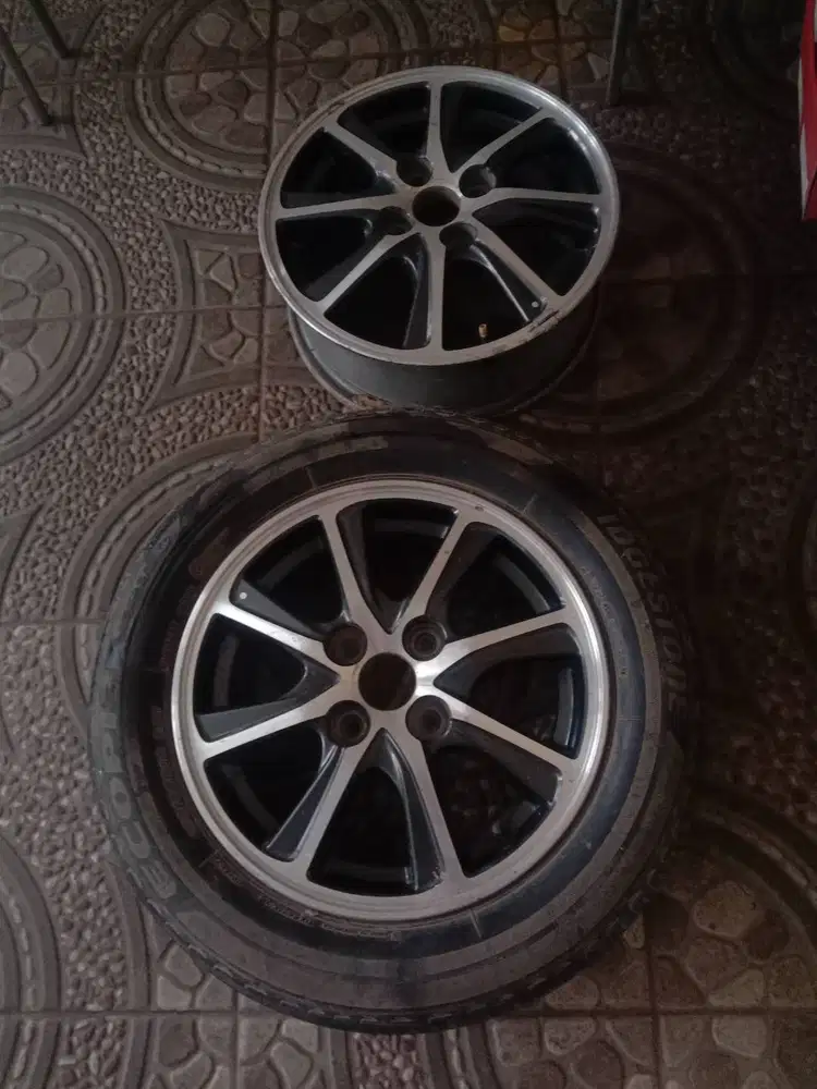 Dijual Cepat Velg ban mobil Calya (4 Velg)