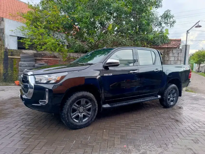 Double cabin Hilux 4x4
