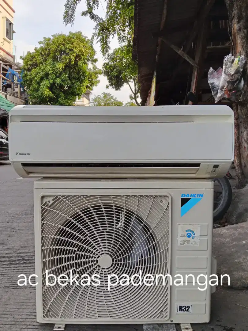 AC Daikin Malaysia 1.5 PK R32 second +pasang free ongkir sejabotabek