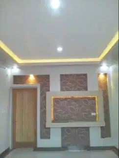 Dekorasi kantor partisi dan plafon gypsum minimalis furniture