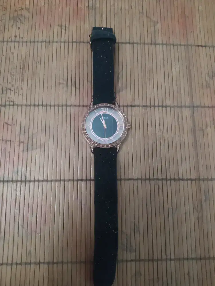 Jam tangan wanita guess original