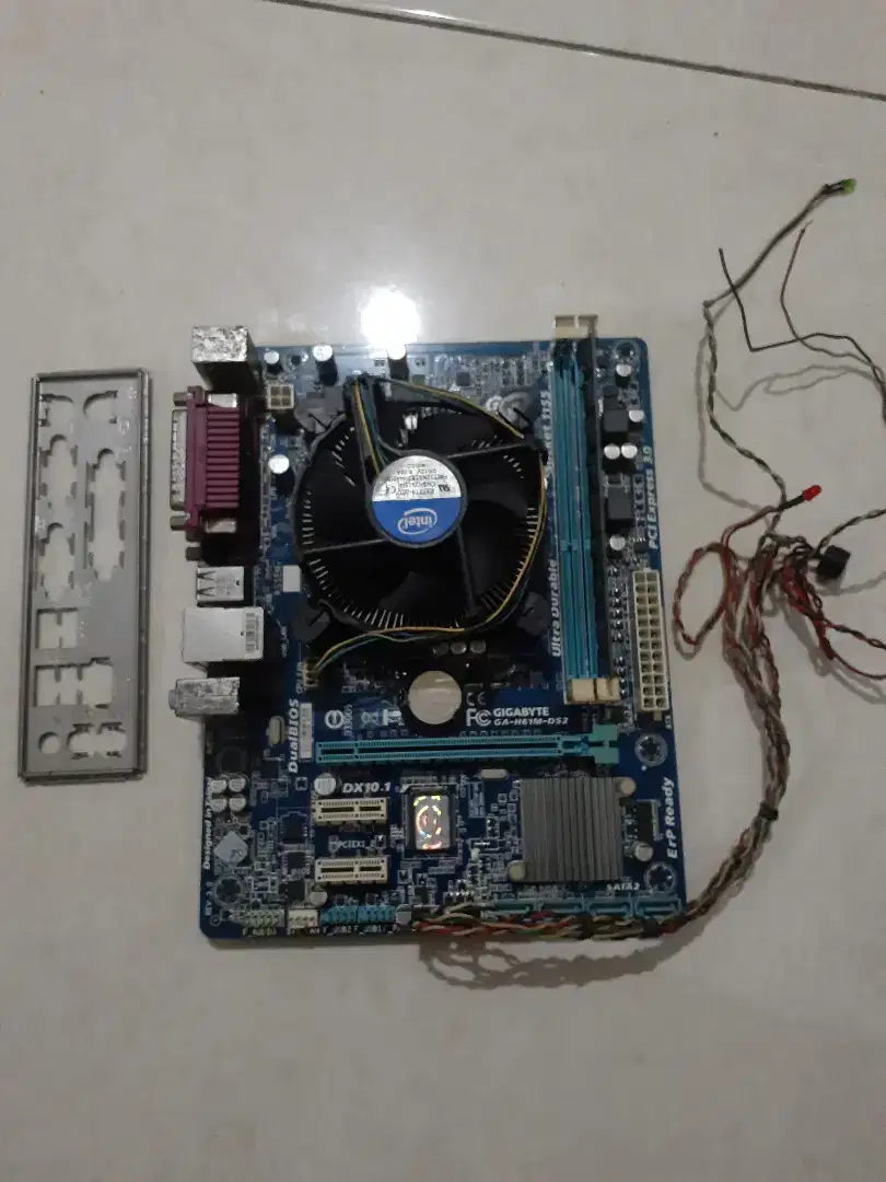 Motherboard 
GIGABYTE GA-H61M-DS2 DDR3
Socket 1155