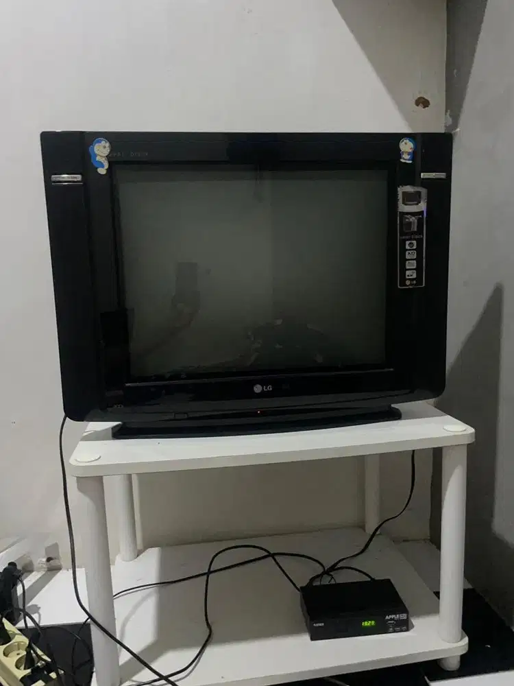 Tv LG 21 in tabung