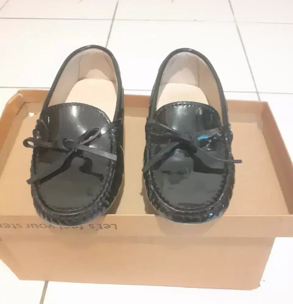 Sepatu cewek utk anak2 merk TOD'S (import)