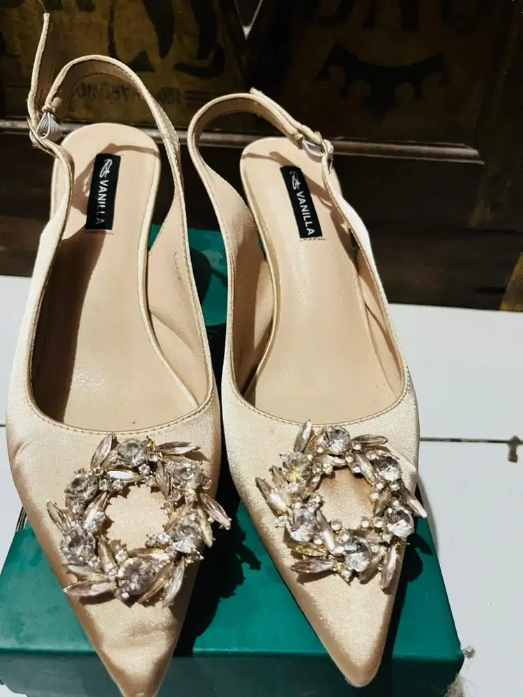 Original vanilla lucy size 40