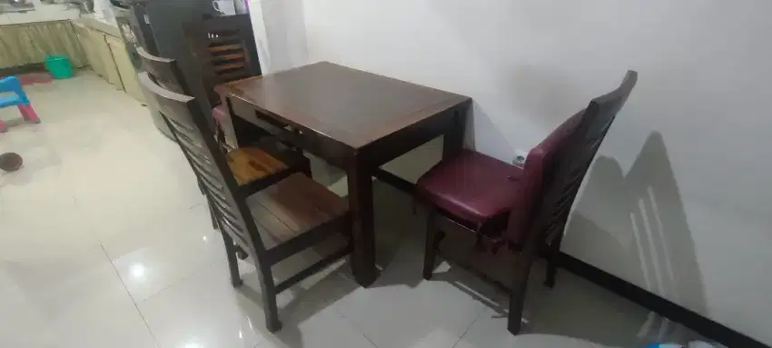 Meja Makan Kayu Bagus