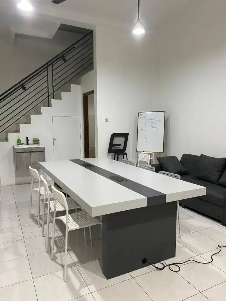 Meja Meeting Besar Desain Minimalis