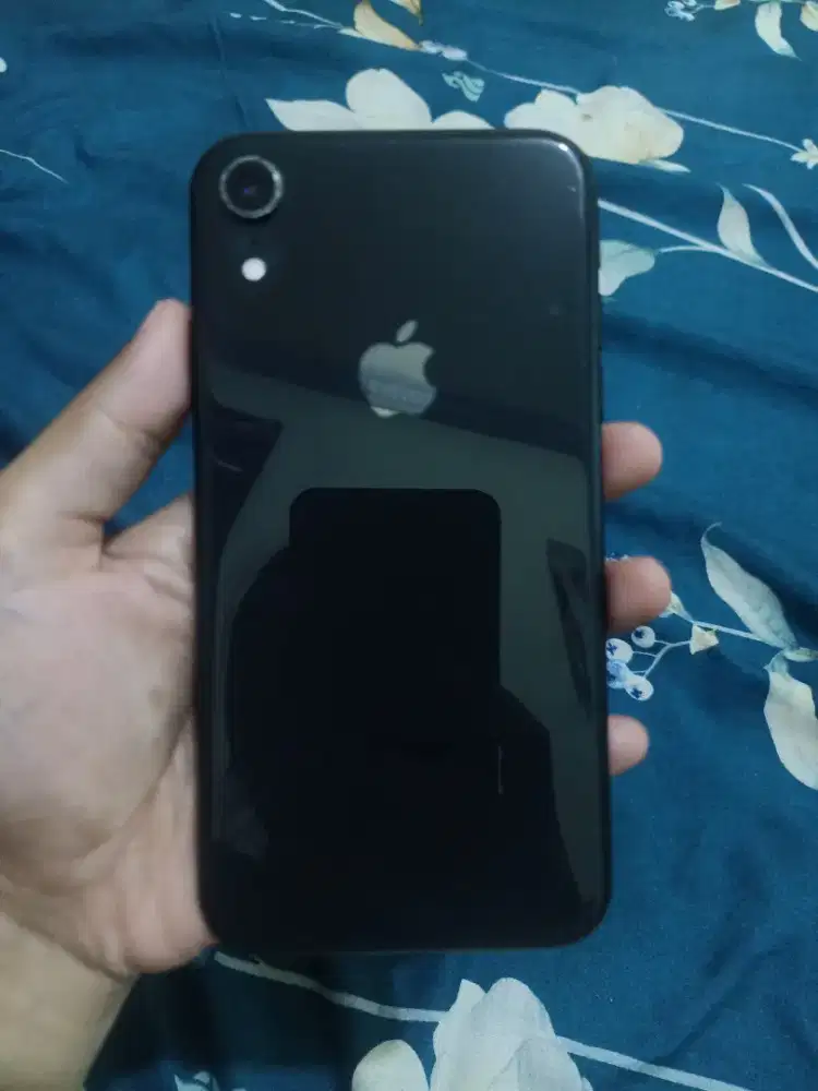 Iphone xr 64gb hitam