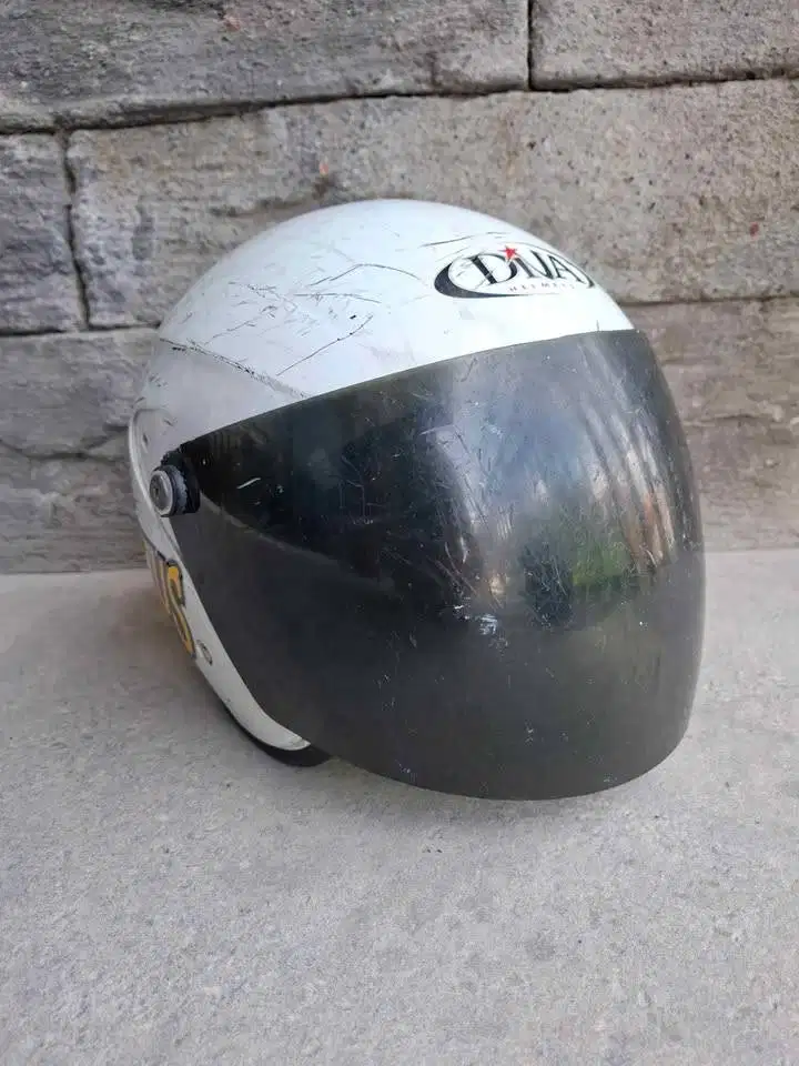 Helm Bekas Layak Pakai