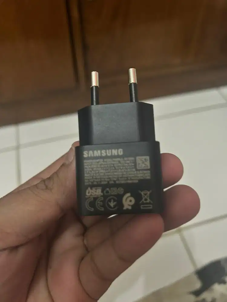 ADAPTER/ CHARGER