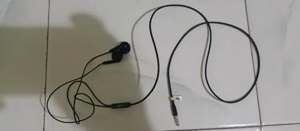 Headset / handfree model Jack phone merk JETE. Masih bagus.