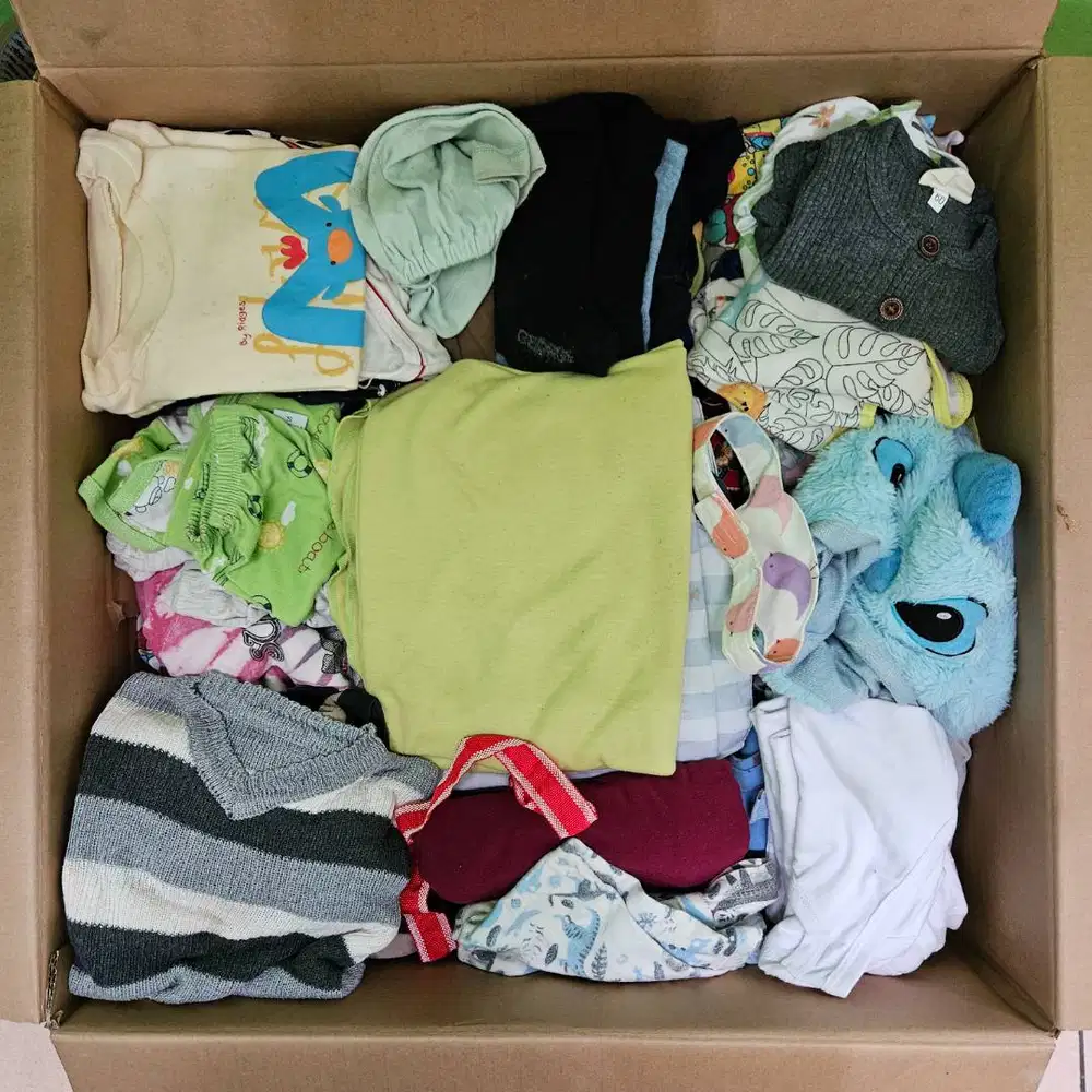 Baju, Celana, Bedong, & Bantal Bayi