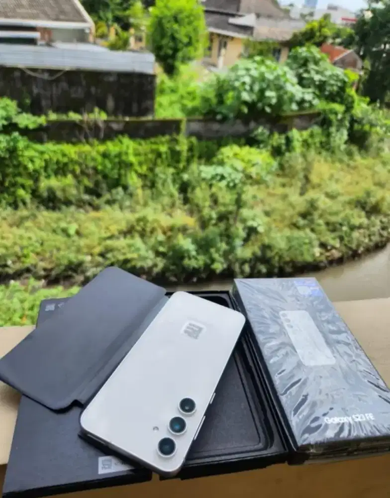 Samsung Galaxy S23 FE 5G 8/128 GB SEIN Kondisi Bagus Siap Pakai