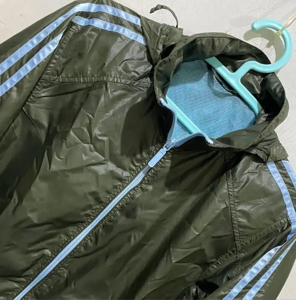 Uniqlo jaket Hoodie training green