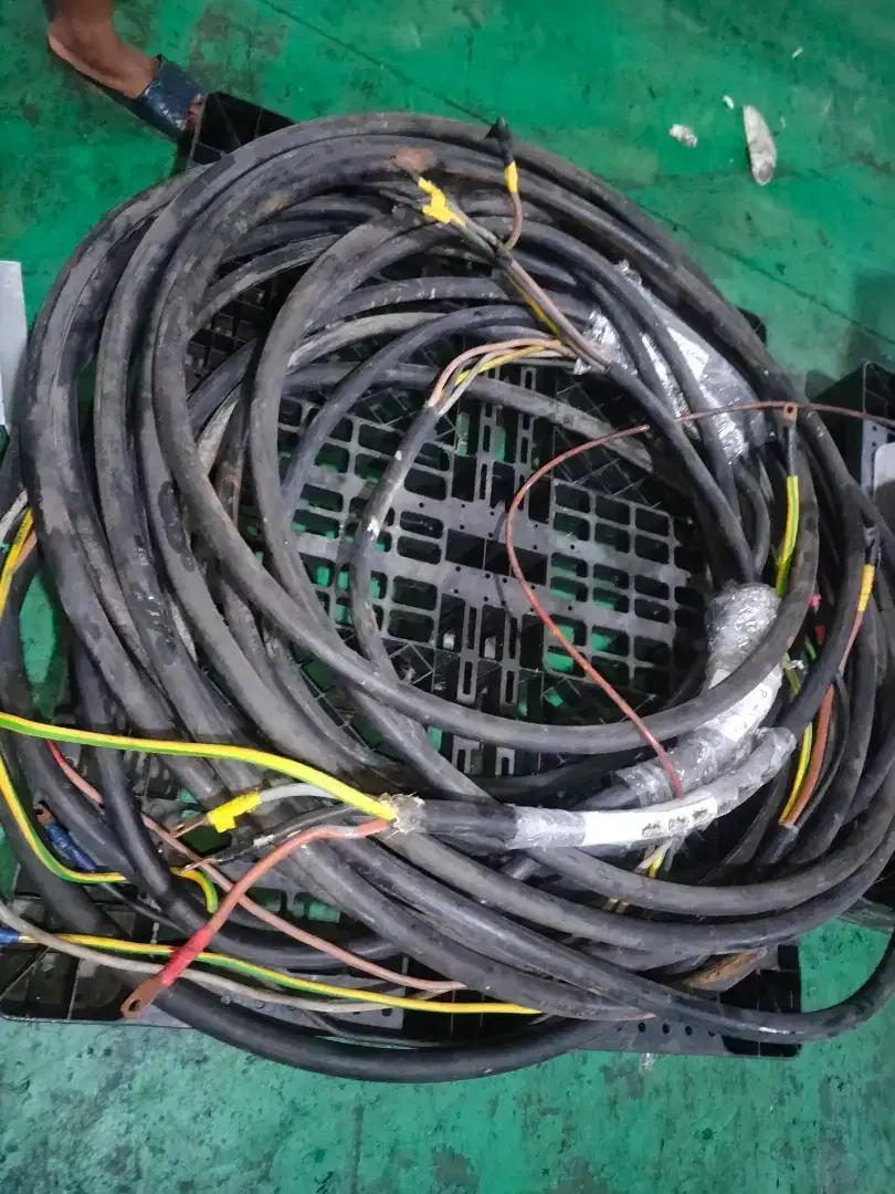 Terima barang bekas. Seperti kabel. Mesin bekas.
