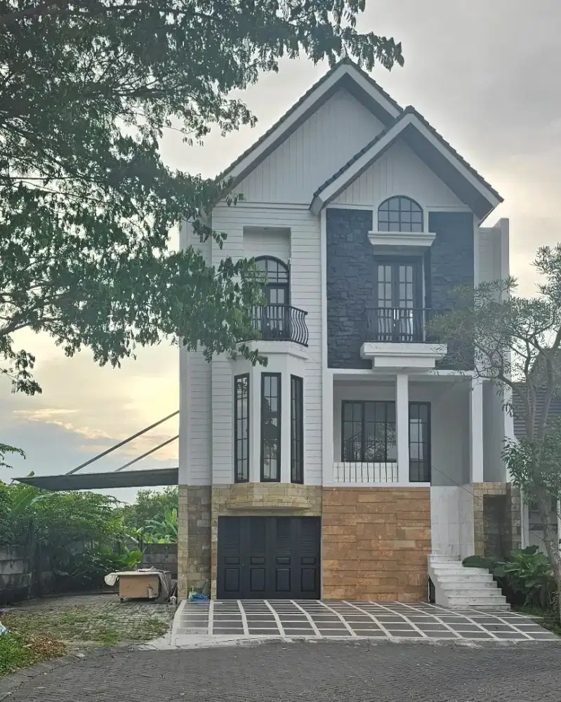 Jual murah rumah mewah Citraland cluster  Queenstown