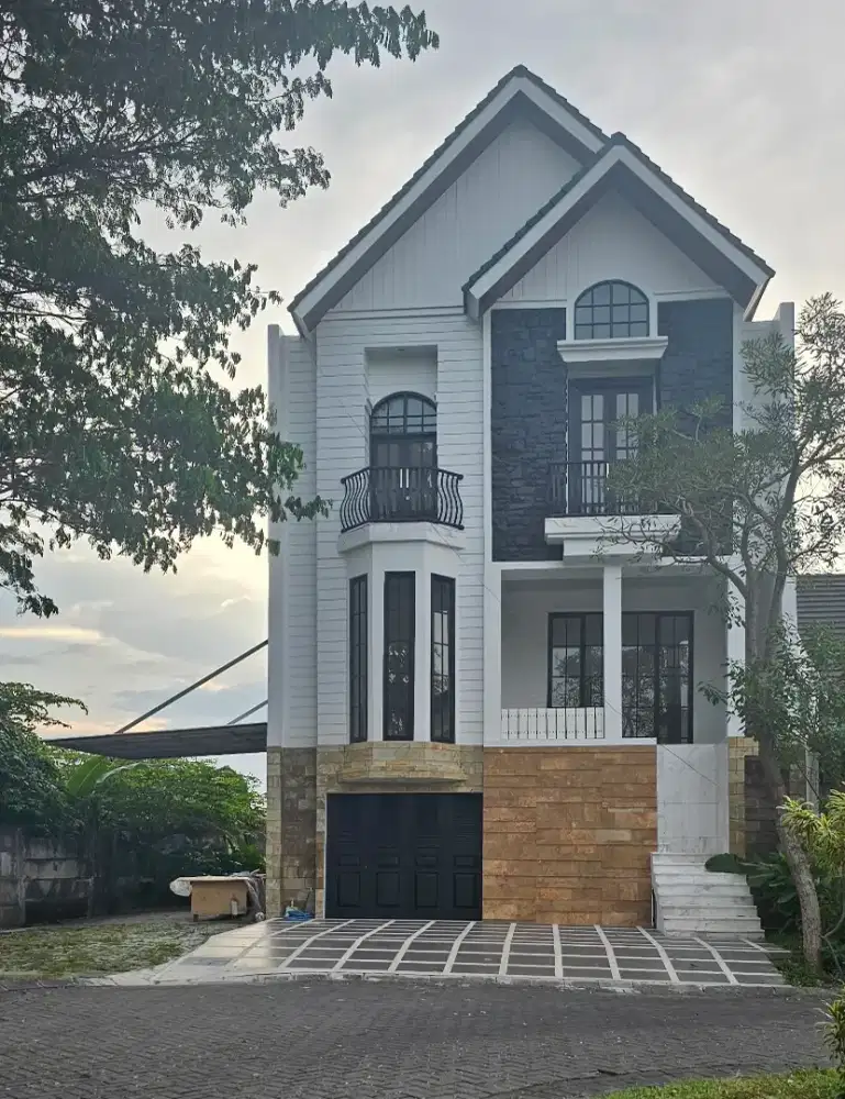 Jual murah rmh mewah Citraland cluster  Queenstown