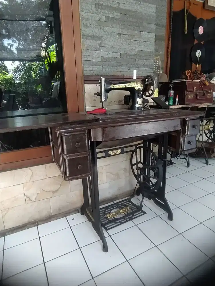 Mesin jahit lawas buterfy