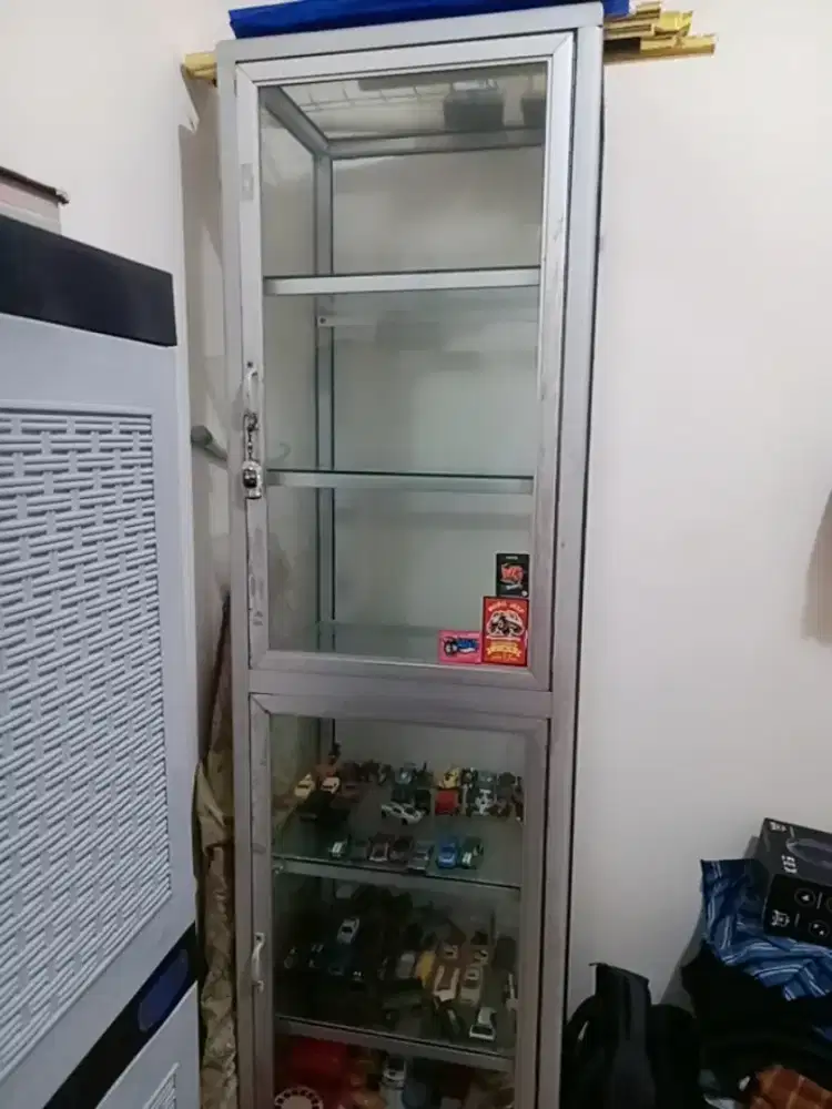 Lemari kaca 5 susun