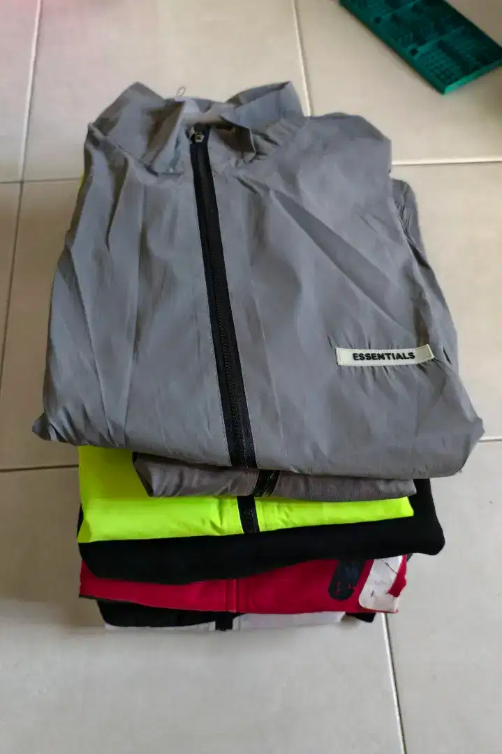 Jaket Running CFD windbreaker
