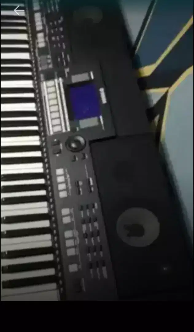 Yamaha PSR S550