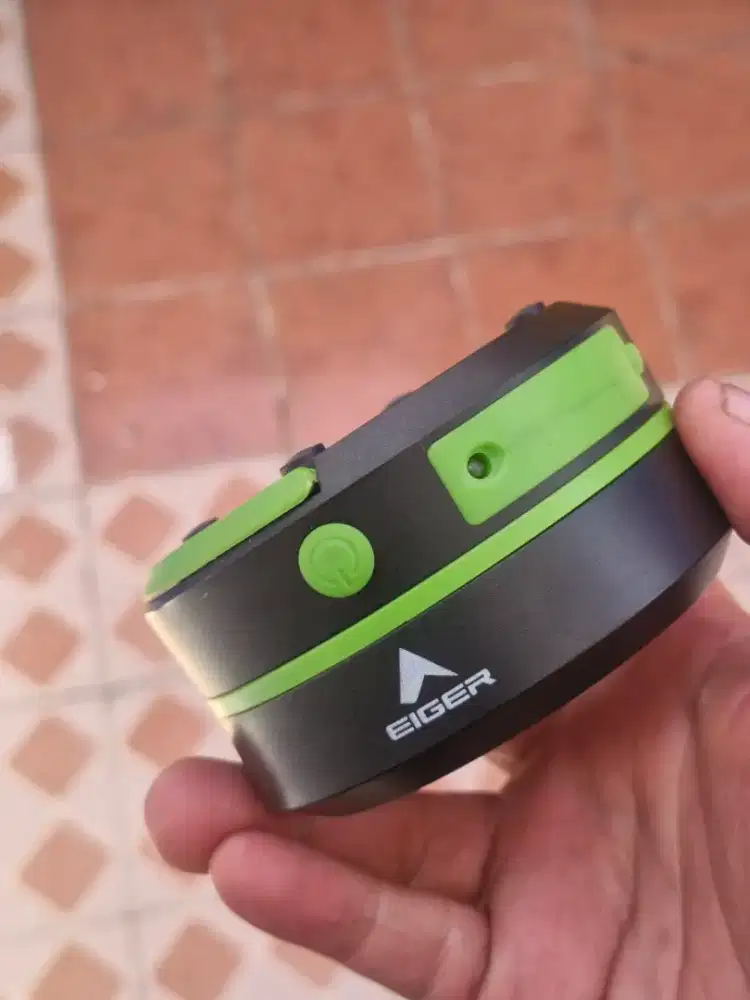 Lampu Camping EIGER Solar Panel