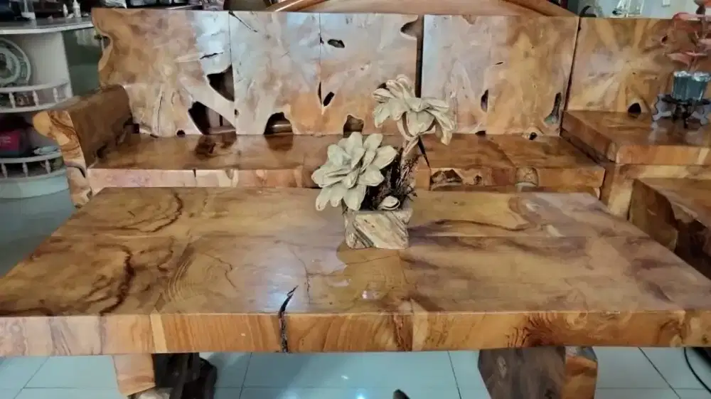 Satu Set Bangku Meja Kayu Jati Jual Cepat