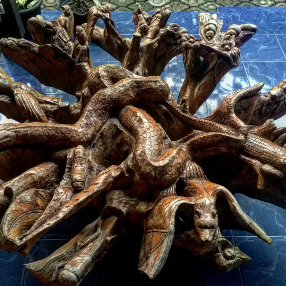 Meja Akar Jati Ukir Pahat