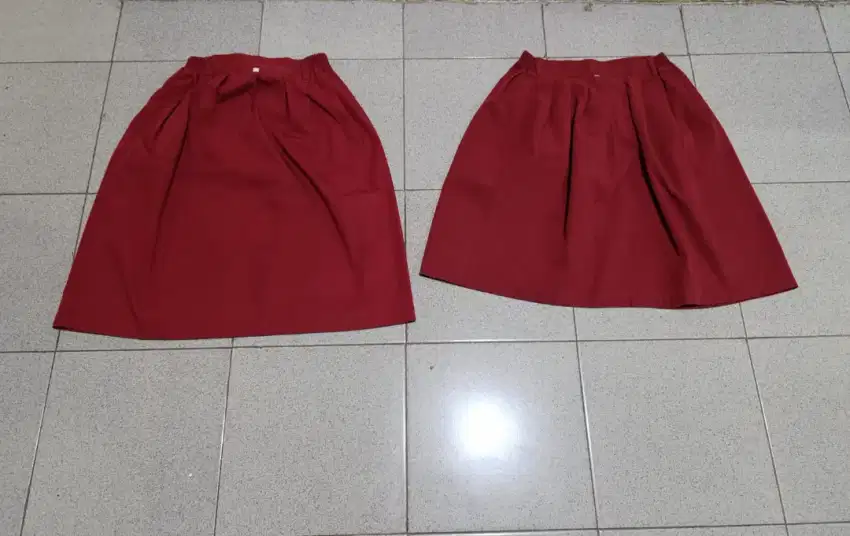 JUAL 2 ROK SERAGAM SD ANAK PEREMPUAN KELAS 4-6 KONDISI BAGUS