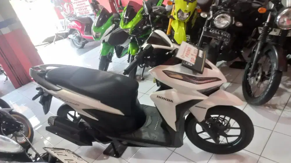 VARIO 125 CBS ISS 2022 CASH//CREDIT DP 1 JUTA PAJAK PANJANG
