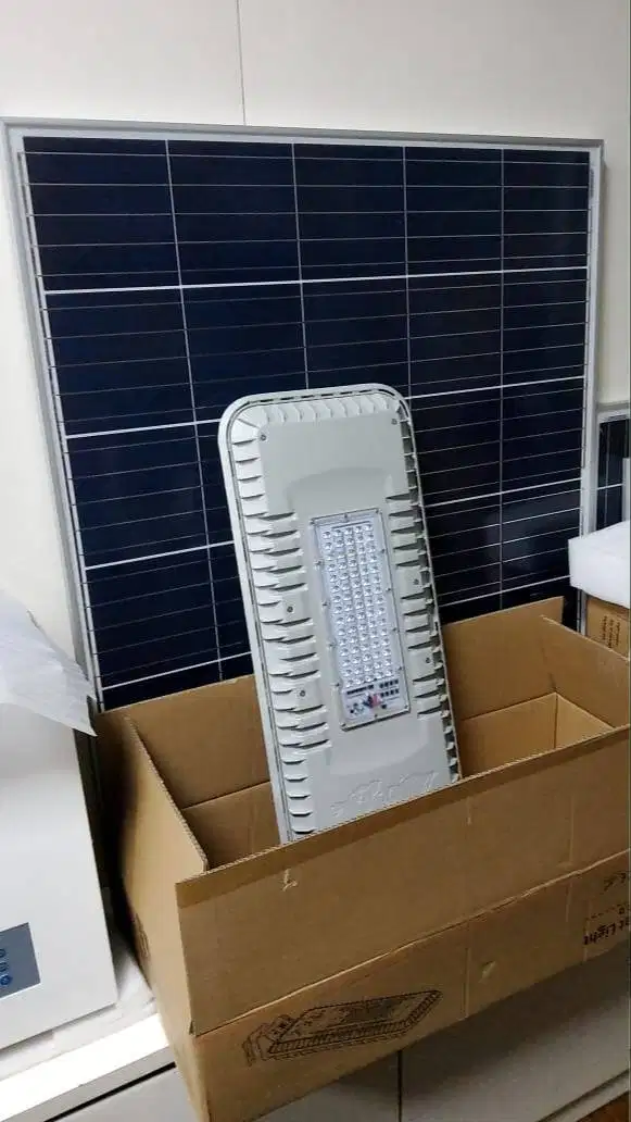 Lampu Jalam PJU Tenaga Surya 2 in 1 80W Blue Fire